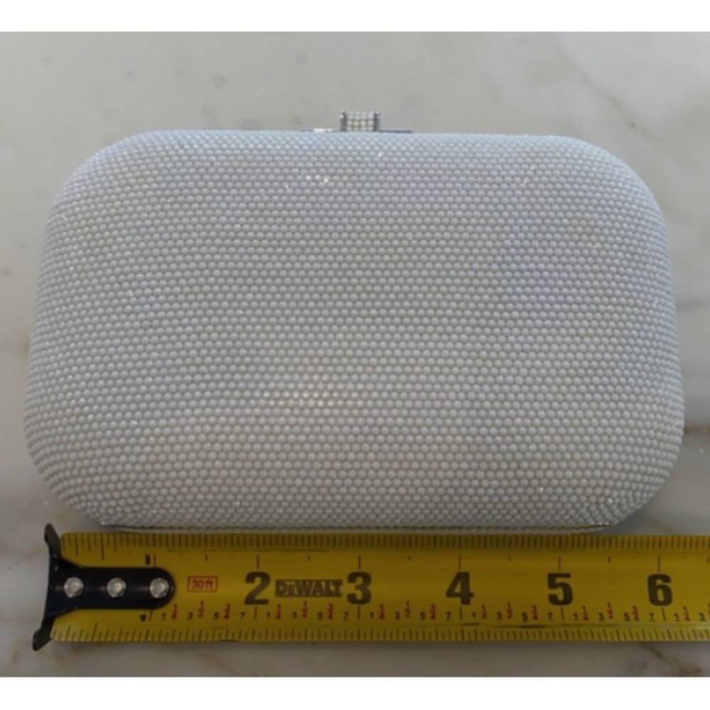 JUDITH LEIBER WHITE CHAULK CRYSTAL CLUTCH & CHAIN - Picture 8 of 17